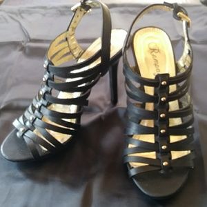 NWOT RAMPAGE "KICKSTER" BLACK STRAPPY HEEL